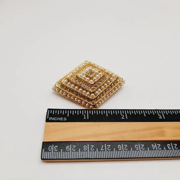 Vintage Rhinestone Faux Pearl Diamond Shaped Brooch Gold Tone Pin - 2 1/4 Inches - Picture 6 of 10
